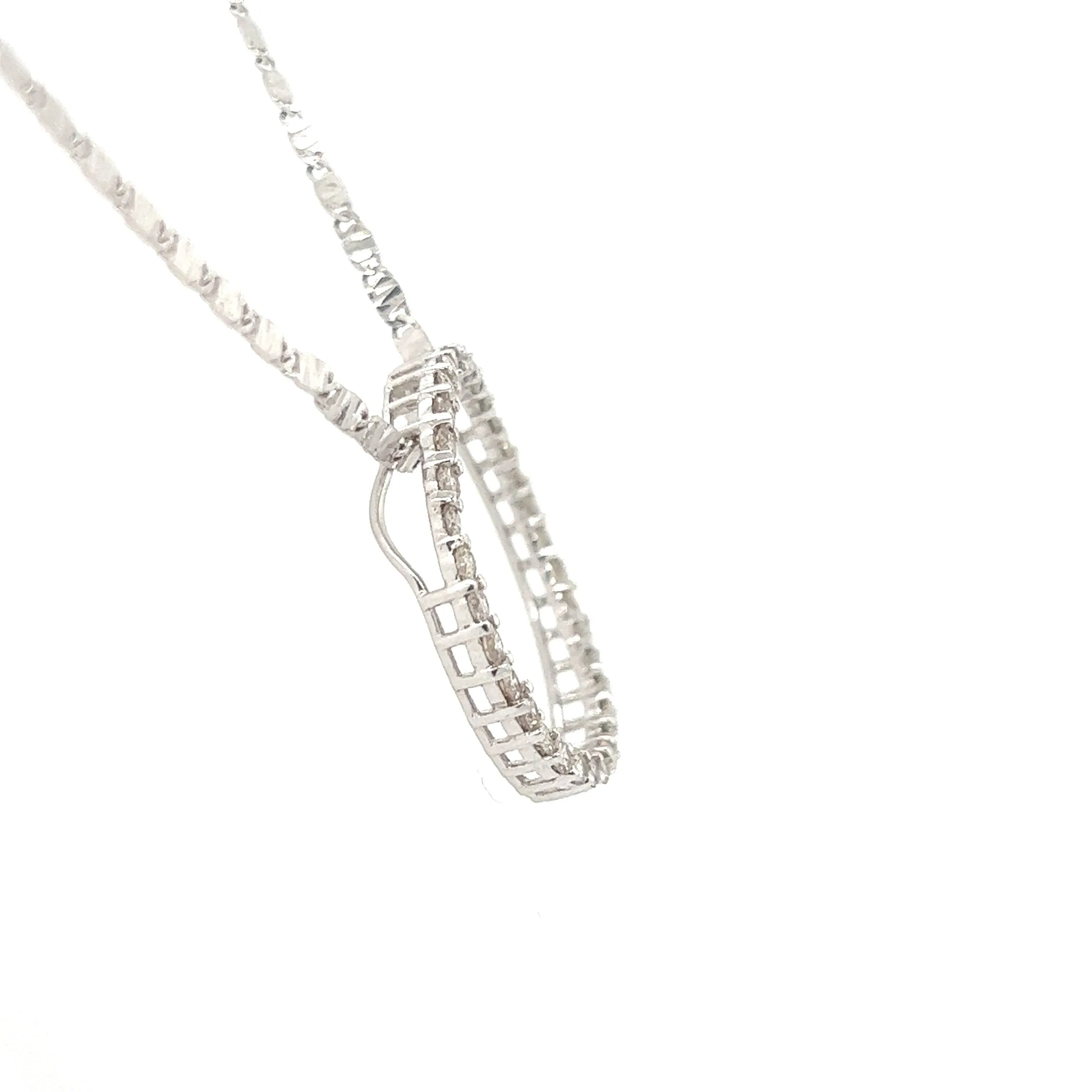 14K White Gold Circle Diamond Pendant Necklace Length 18"