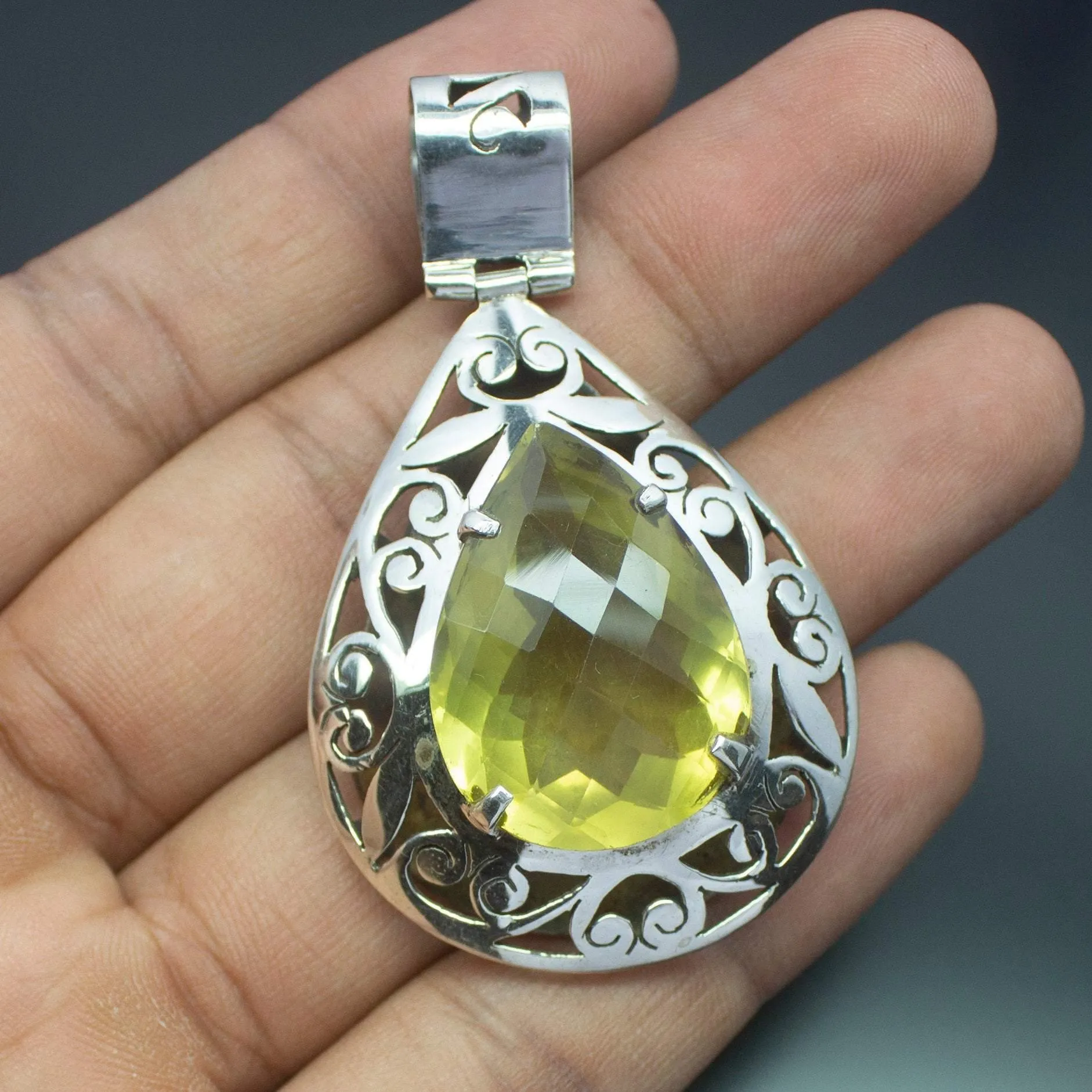 15.3g, Totally Handmade Natural Lemon Quartz Checker Pear Shape 925 Sterling Silver Pendant