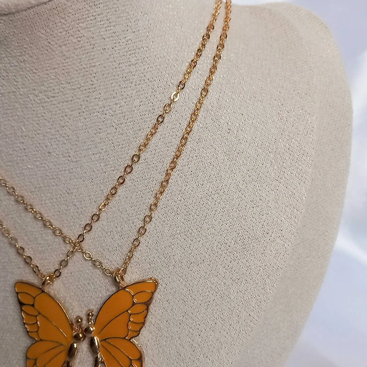 2 Piece Butterfly Friendship Necklace Set - Bestie Necklace,Matching Necklaces,2 Best Friends Necklace,Novelty Friendship Necklace Set,Gift