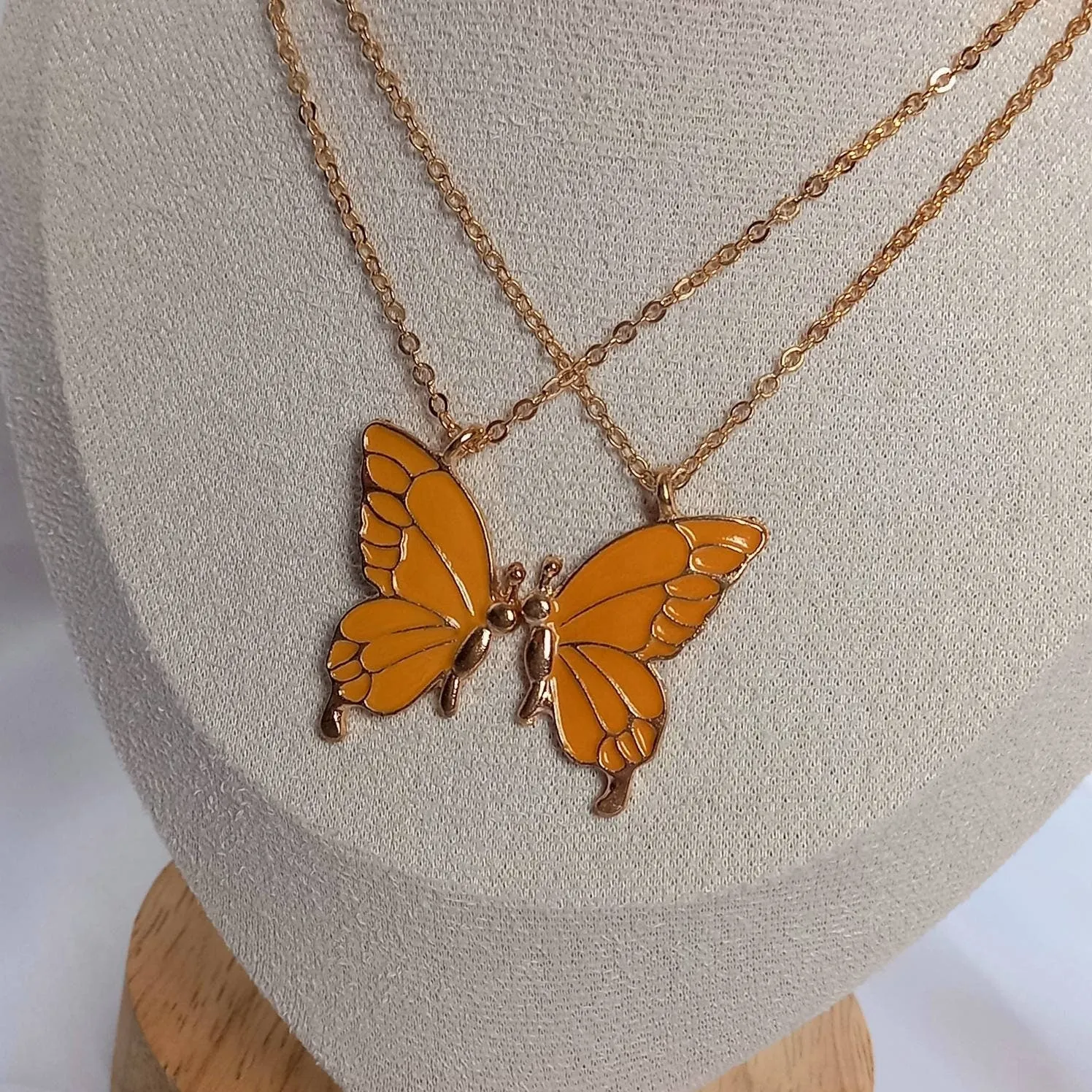 2 Piece Butterfly Friendship Necklace Set - Bestie Necklace,Matching Necklaces,2 Best Friends Necklace,Novelty Friendship Necklace Set,Gift