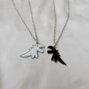 2 Piece Dinosaur Friendship Necklace Set - Bestie Necklace,Matching Necklaces,2 Best Friends Necklace,Novelty Friendship Necklace Set,Gift