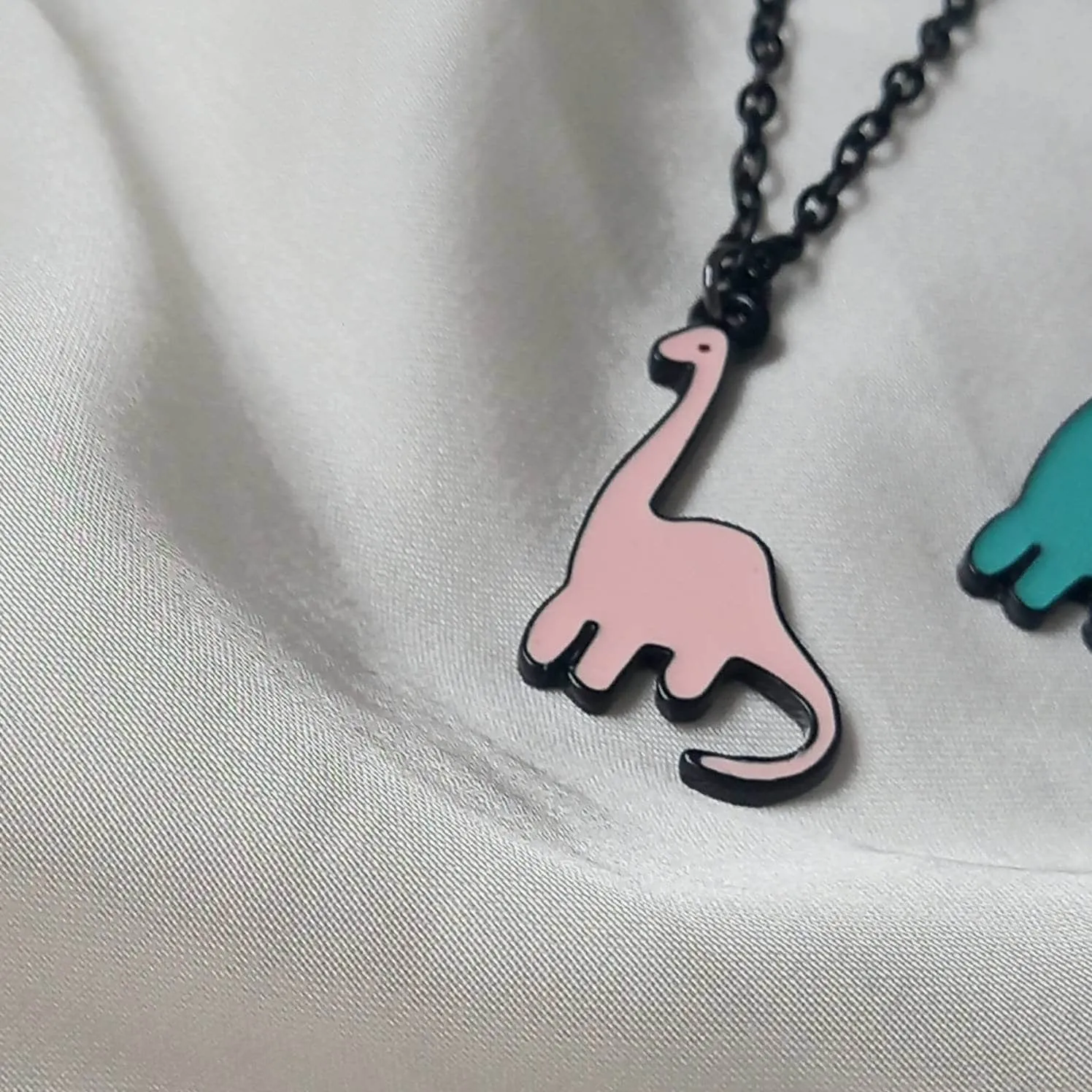 2 Piece Dinosaur Friendship Necklace Set - Bestie Necklace,Matching Necklaces,2 Best Friends Necklace,Novelty Friendship Necklace Set,Gift