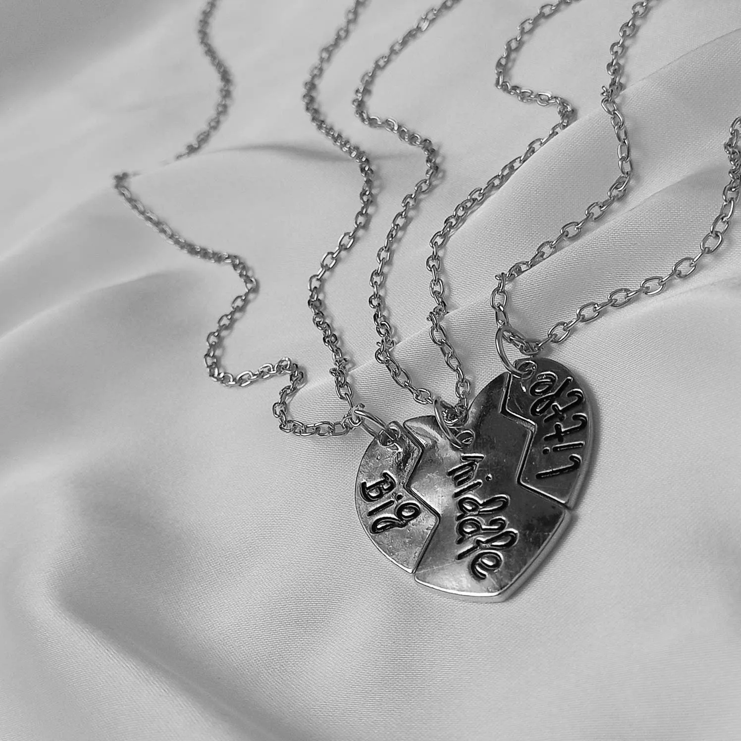 3 Piece Siblings Necklace Set - Sibling Necklace,Jigsaw Matching Necklaces,3 Sisters Necklaces,Novelty Friendship Necklace Set,Sister Gifts