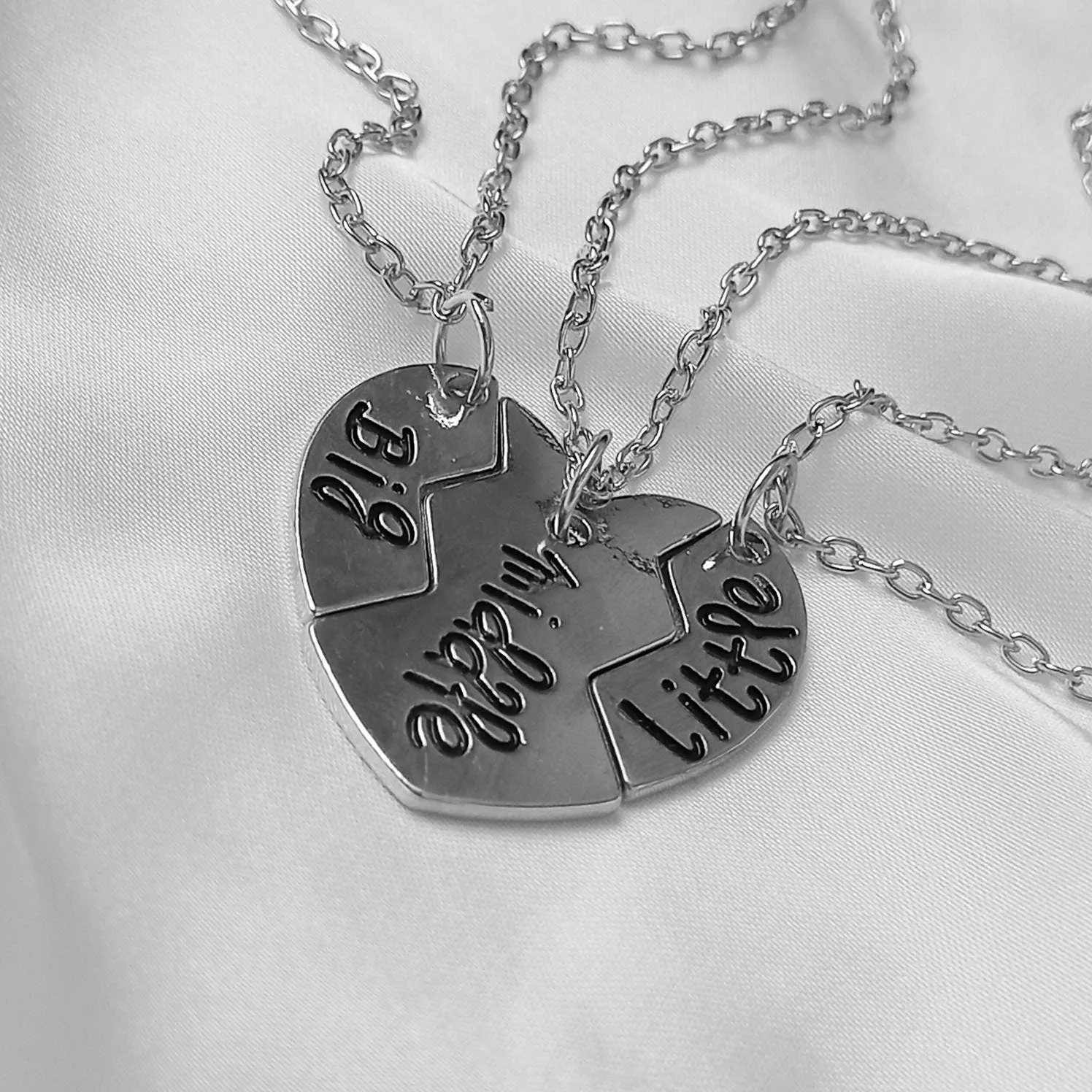 3 Piece Siblings Necklace Set - Sibling Necklace,Jigsaw Matching Necklaces,3 Sisters Necklaces,Novelty Friendship Necklace Set,Sister Gifts