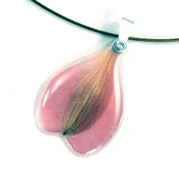 61620 Alstromeria Petal Pendant