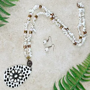 72681 - Leopard and Turquoise Flower Necklace