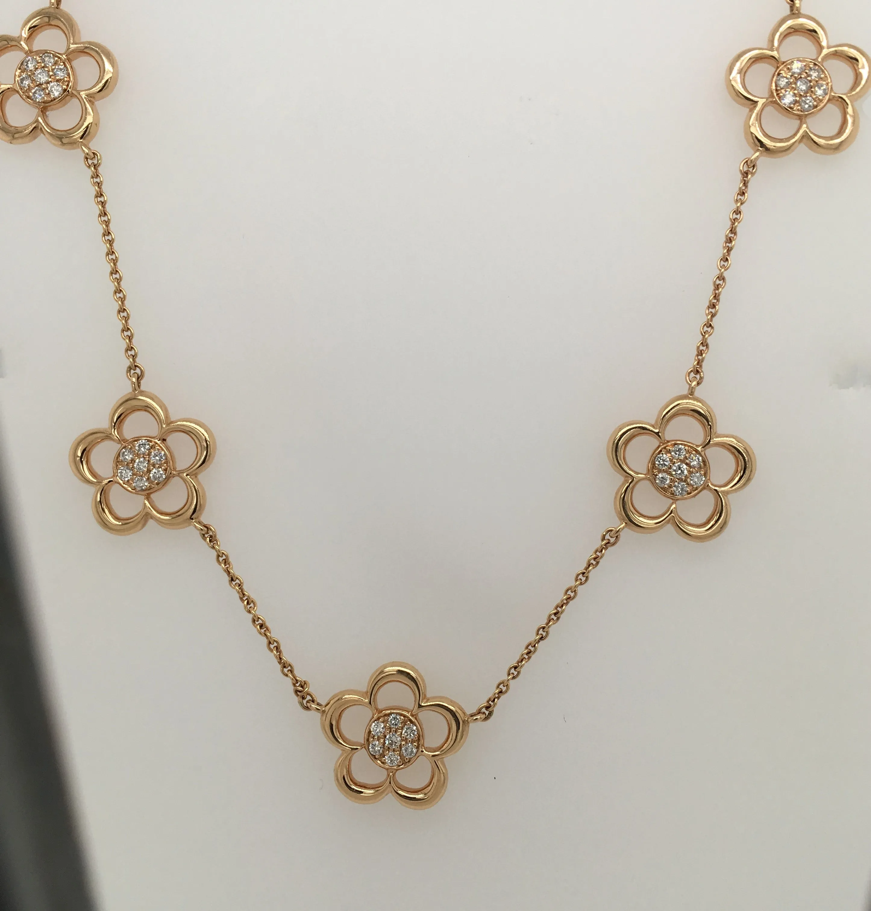 Aspery & Guldag Flower Necklace