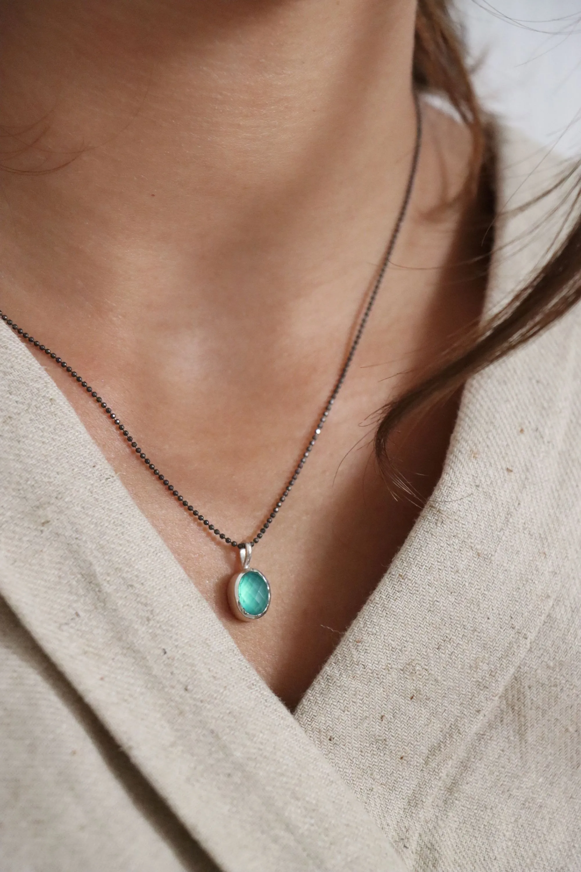 Athena small oval necklace with green onyx