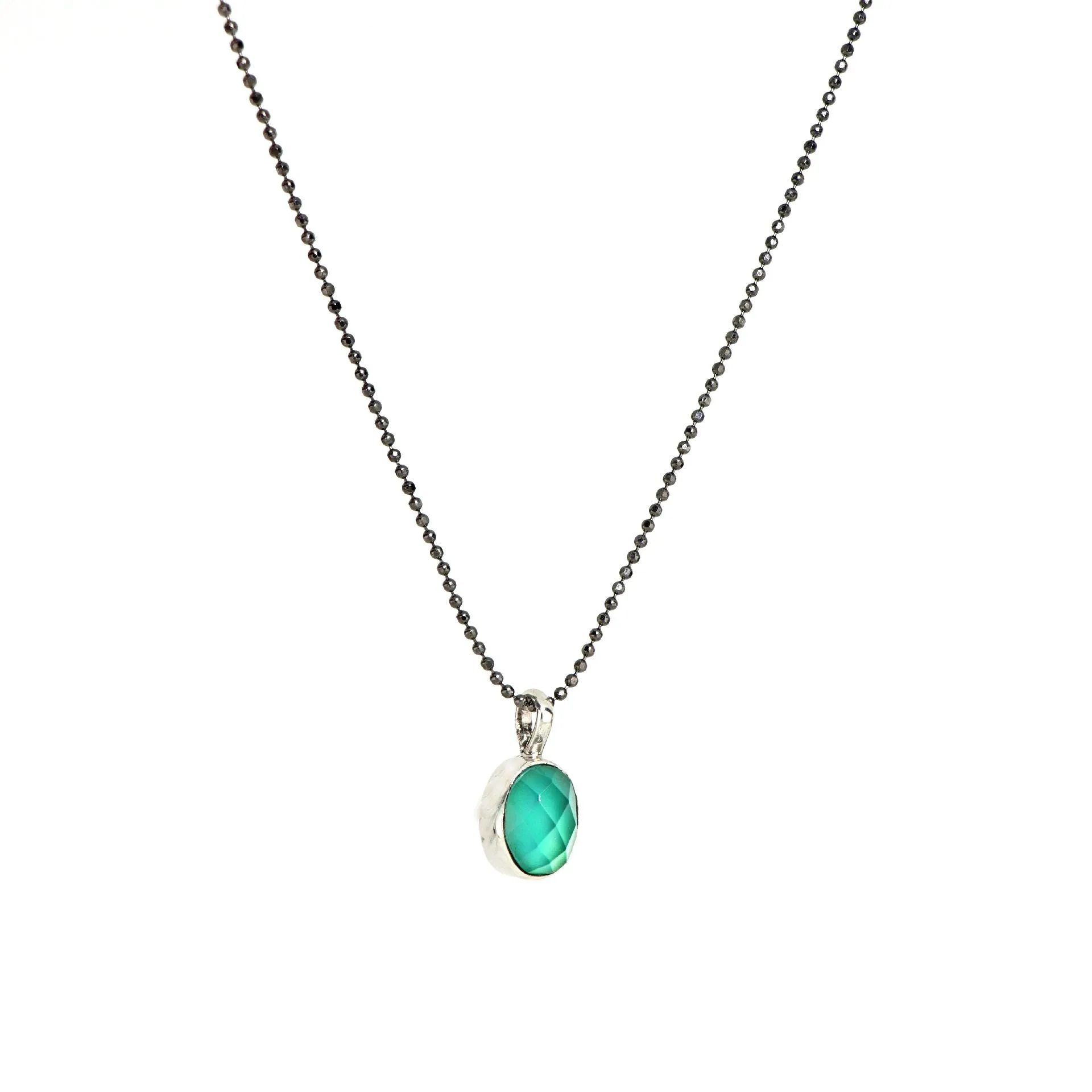 Athena small oval necklace with green onyx