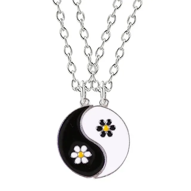 Best Friend Necklace 2-Piece Pendant Necklace Good Friend Forever Necklace Choker Friendship BFF Men And Women Jewelry Gift