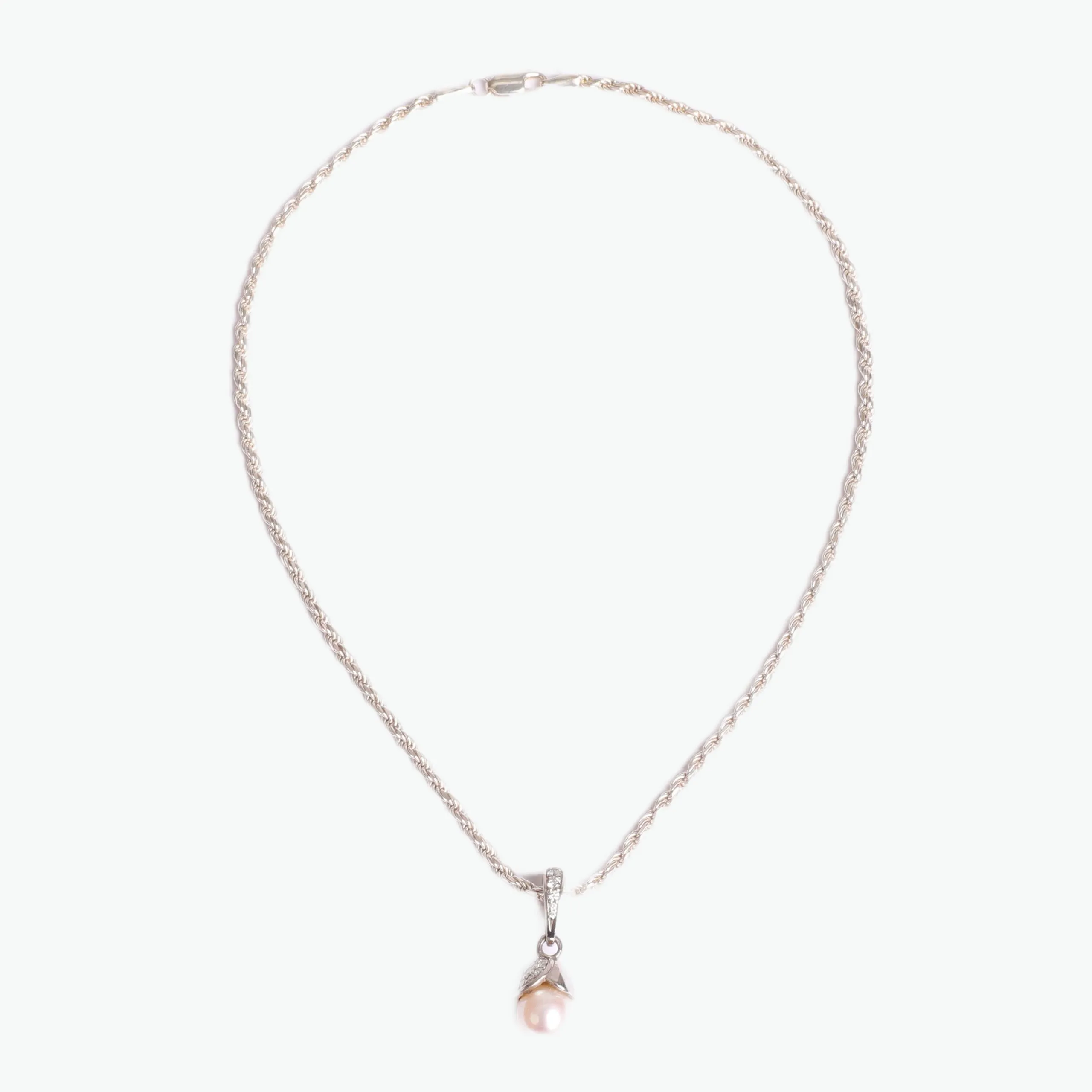 Blossom Pendant on Maglia Chain