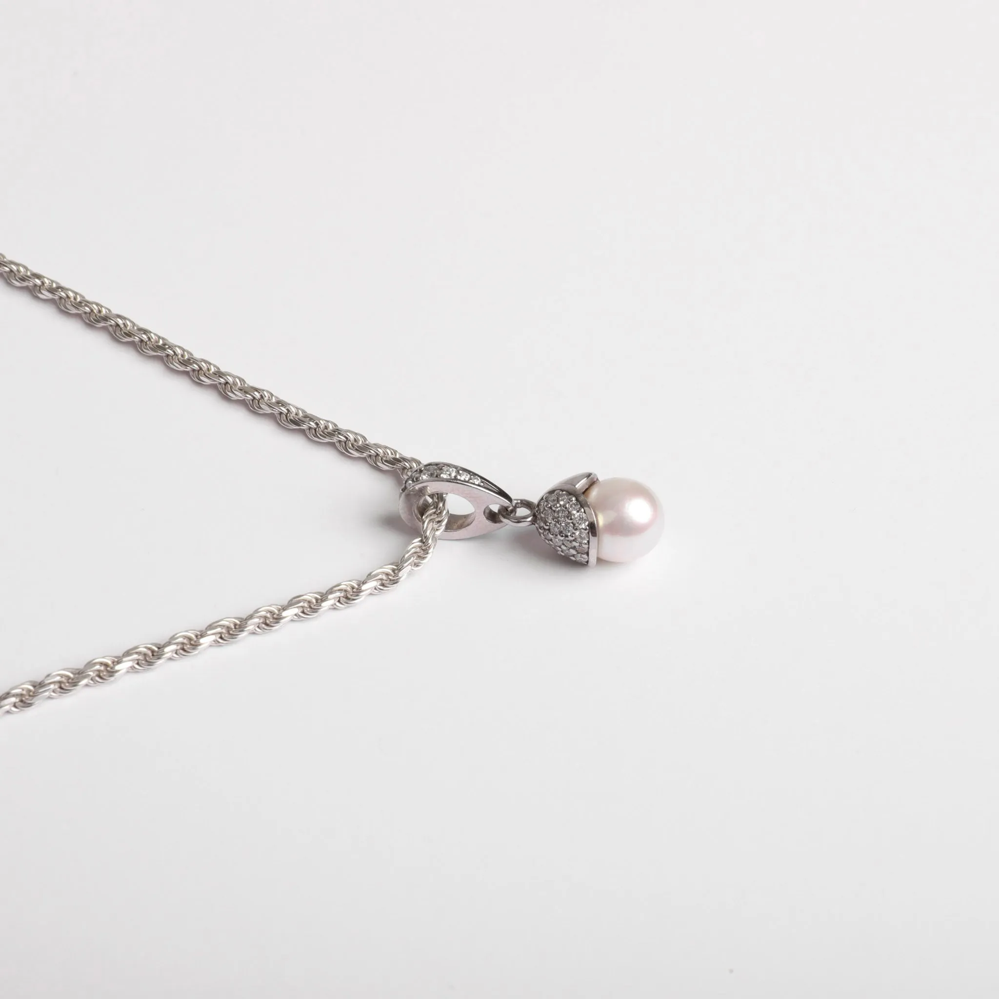 Blossom Pendant on Maglia Chain