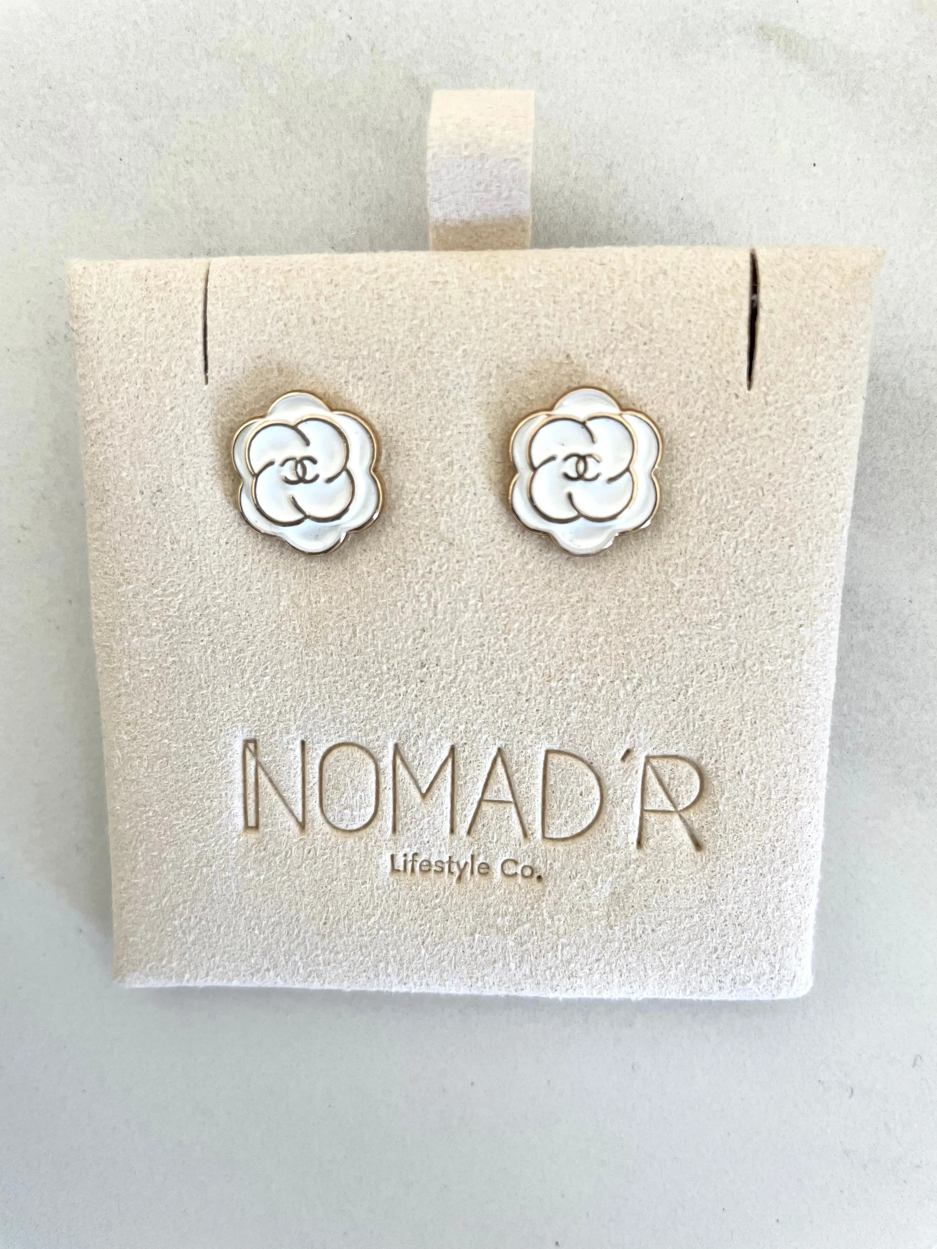 CC Mini Flower Stud Earrings- WHITE/GOLD