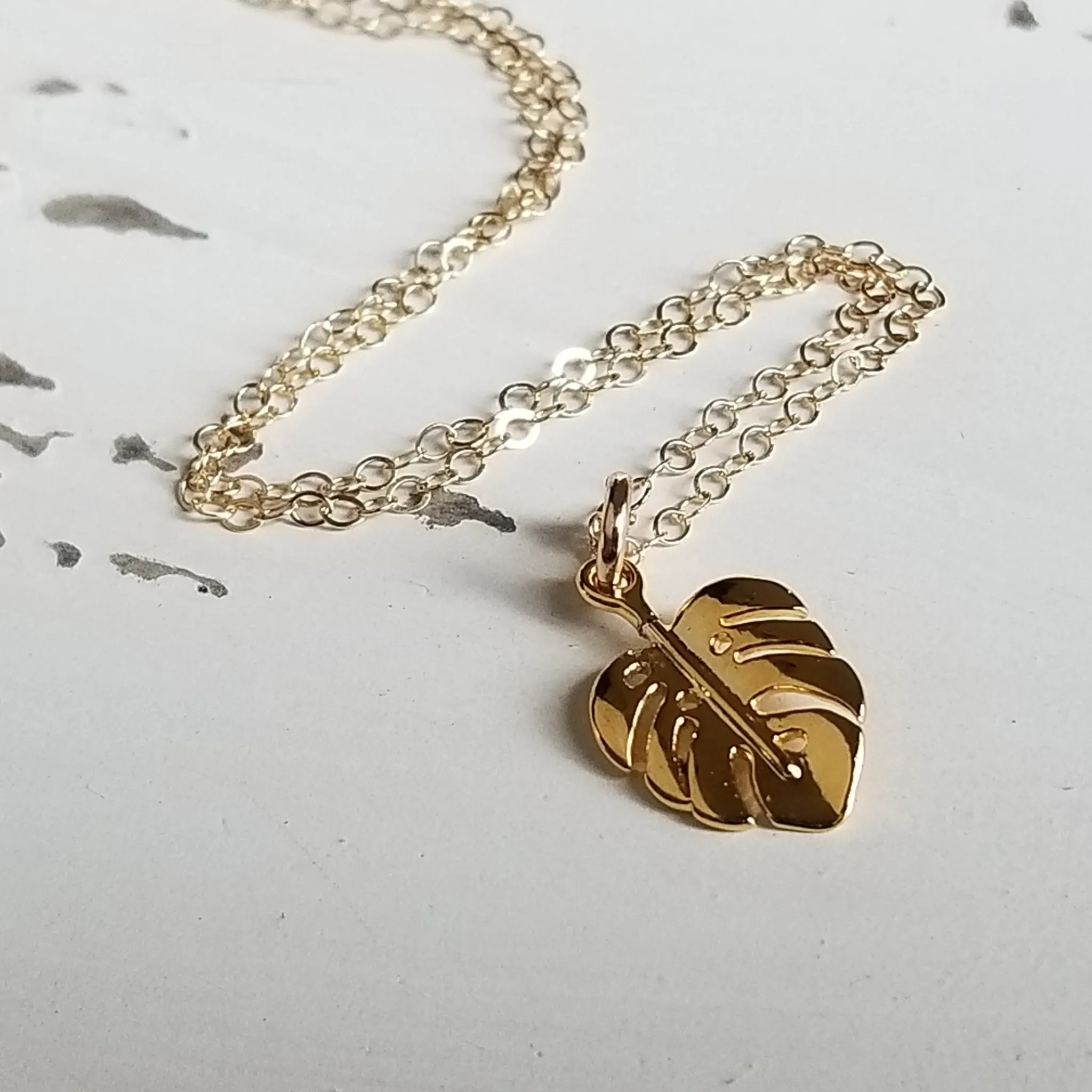 Dainty Palm Leaf Necklace - Gold