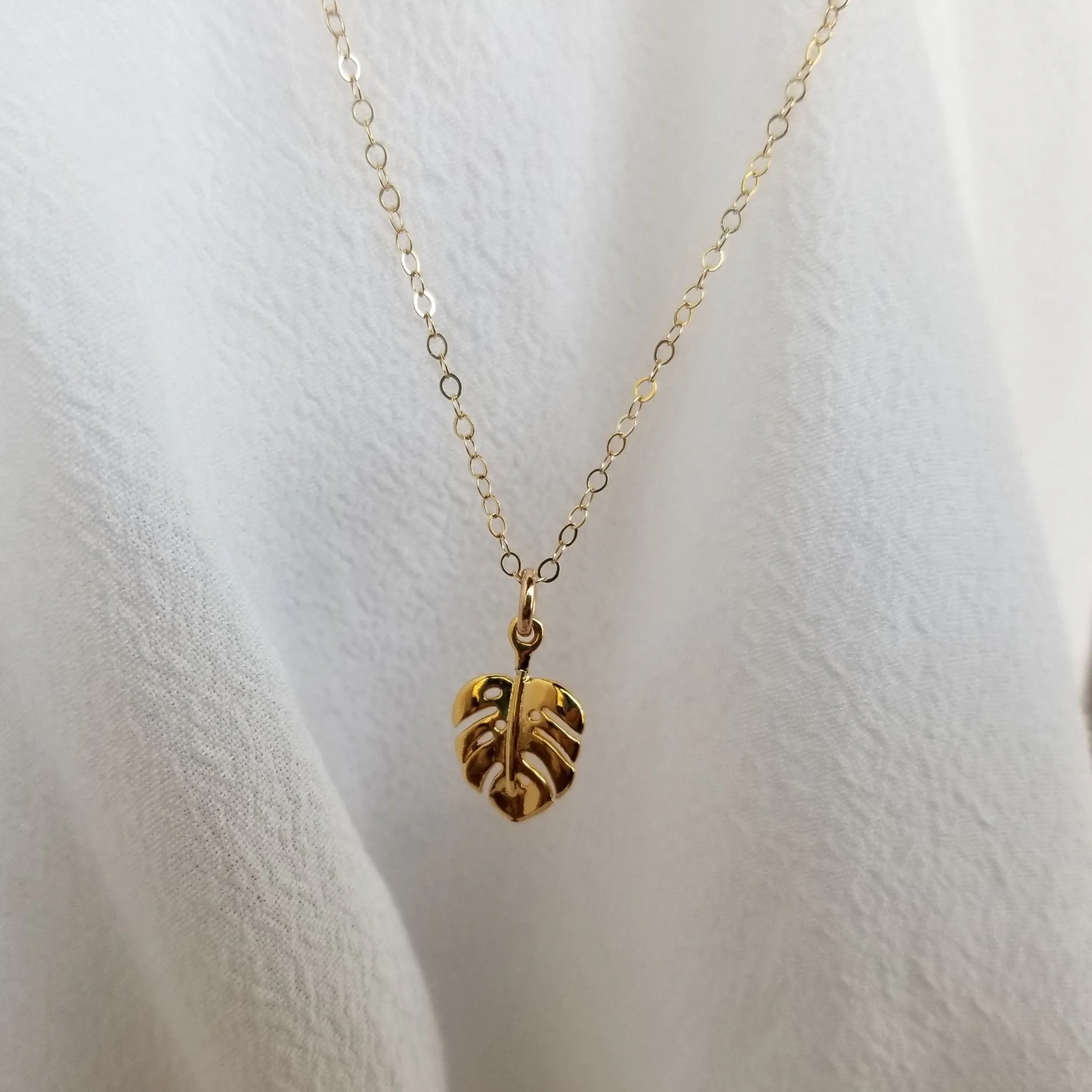 Dainty Palm Leaf Necklace - Gold