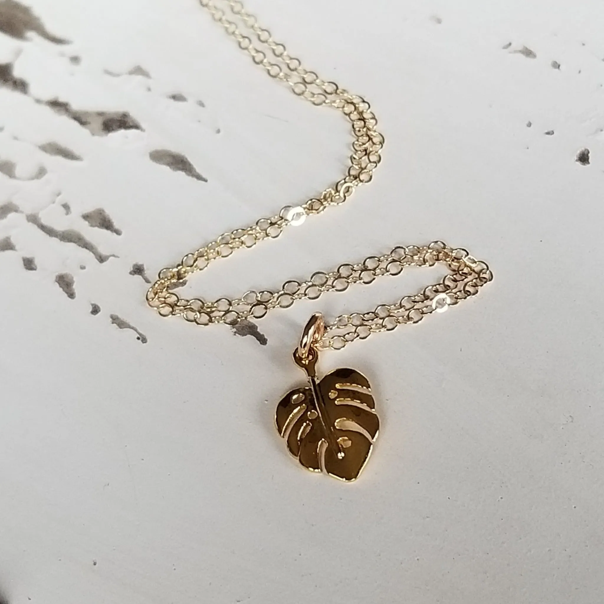 Dainty Palm Leaf Necklace - Gold