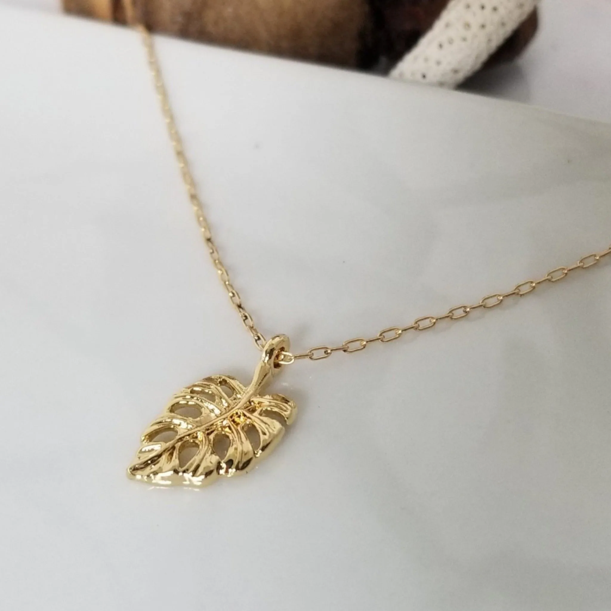 Dainty Palm Leaf Necklace - Gold