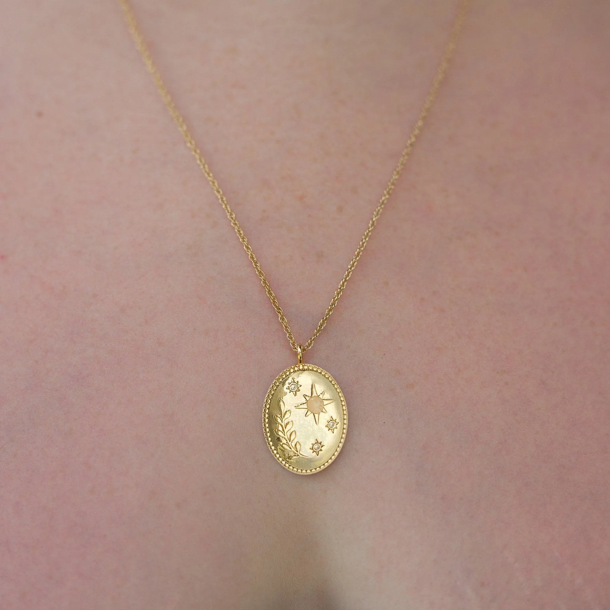 Daphne Pendant Necklace - Gold