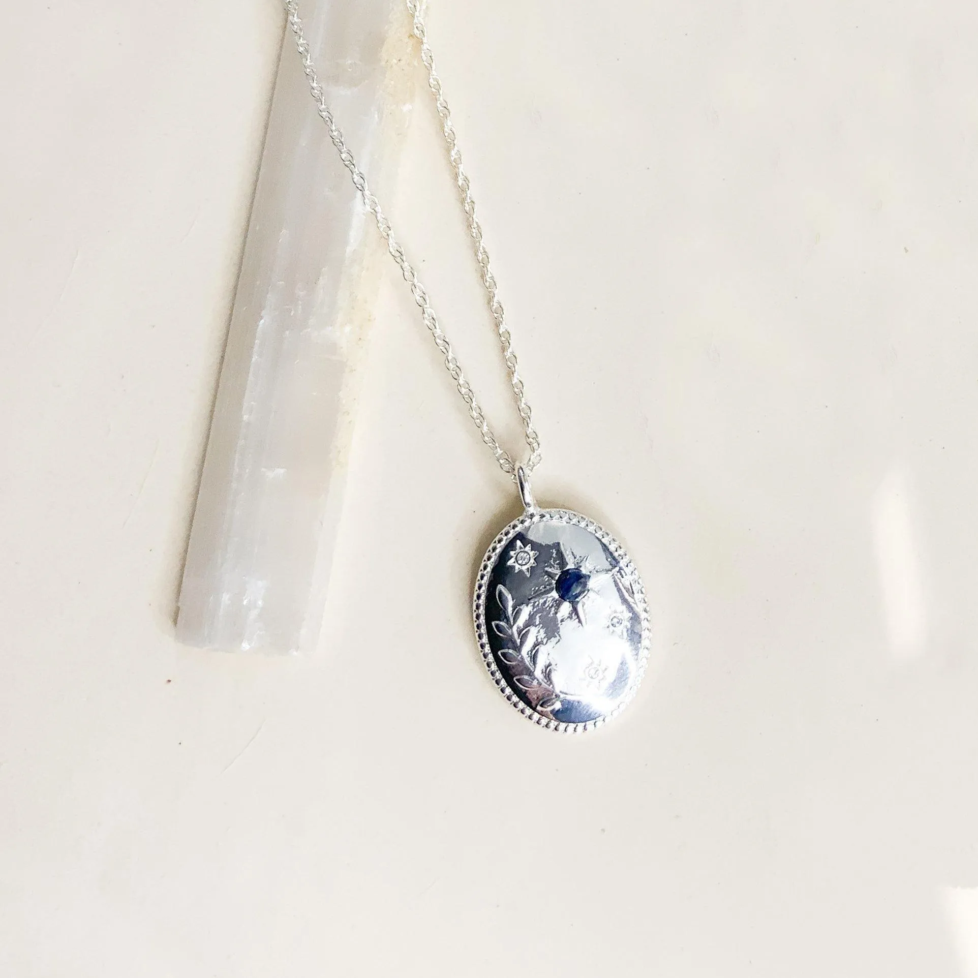 Daphne Pendant Necklace - Silver