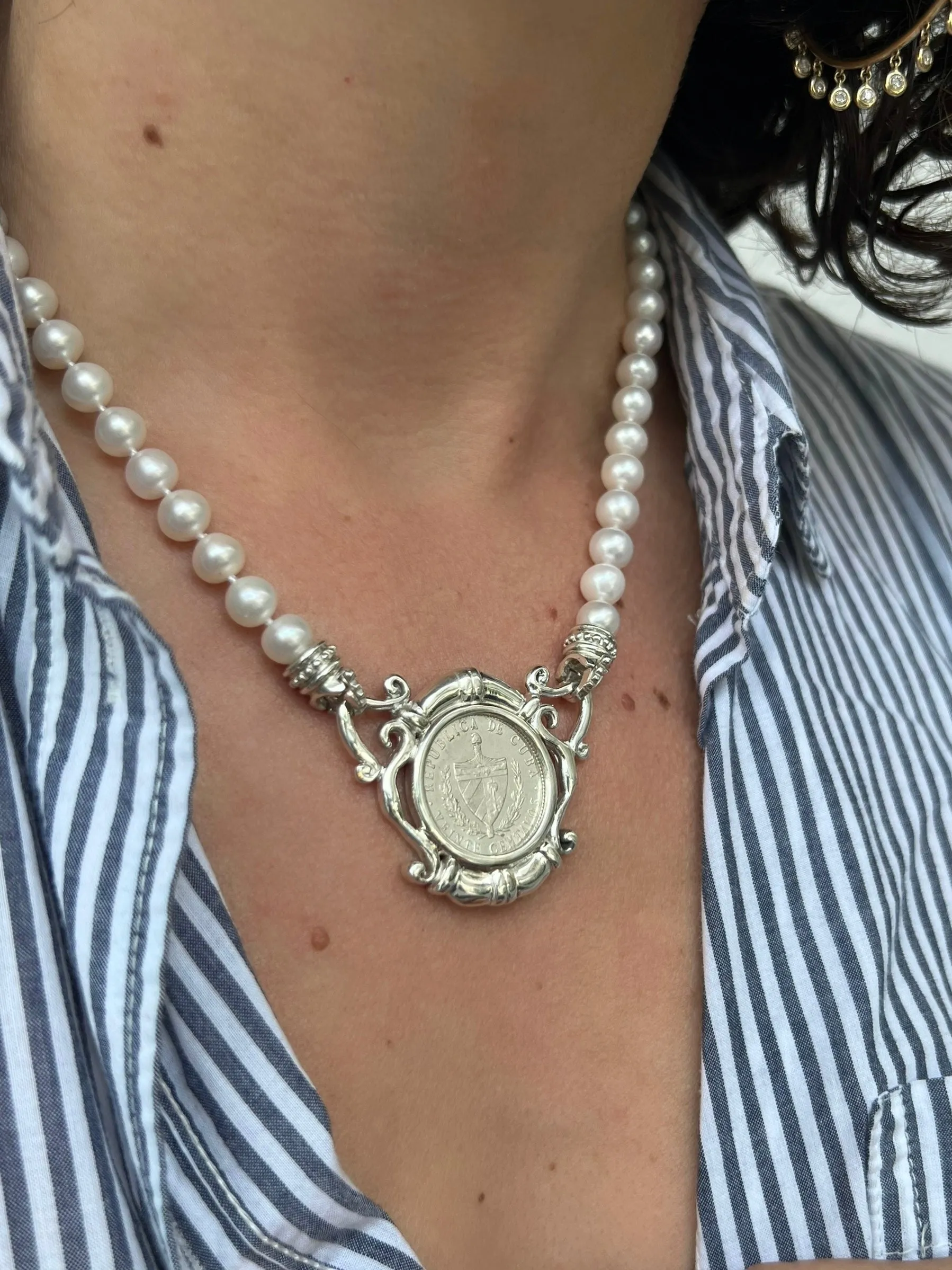 Del Campo Cuban Crest Pendant