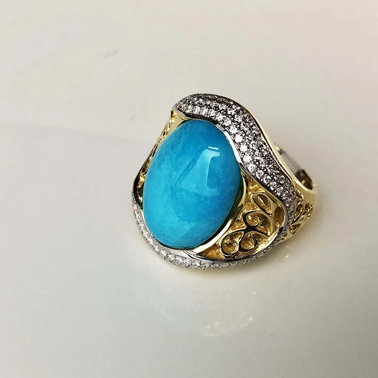 Eye of the Ocean 18K Gold Mini Diamond and Natural Sleeping Beauty Ring Size 6