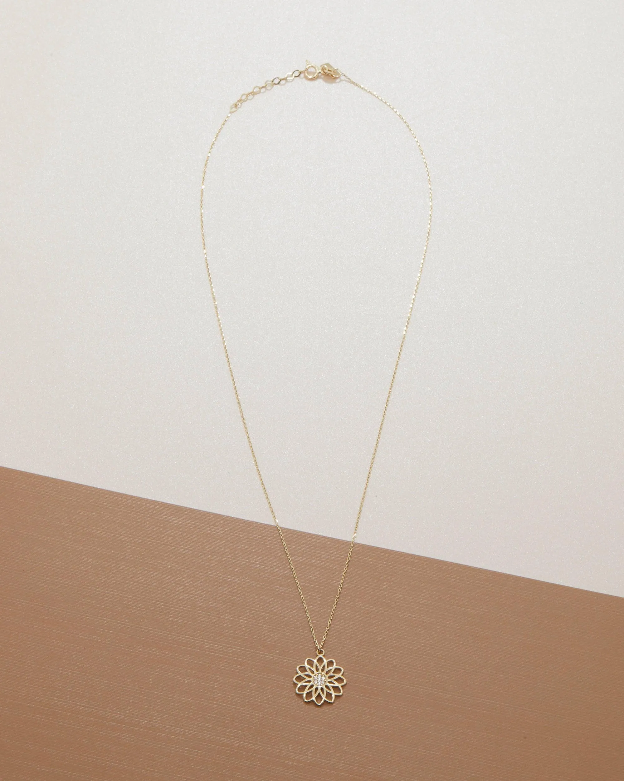 Flower Necklace - 18K Gold Vermeil