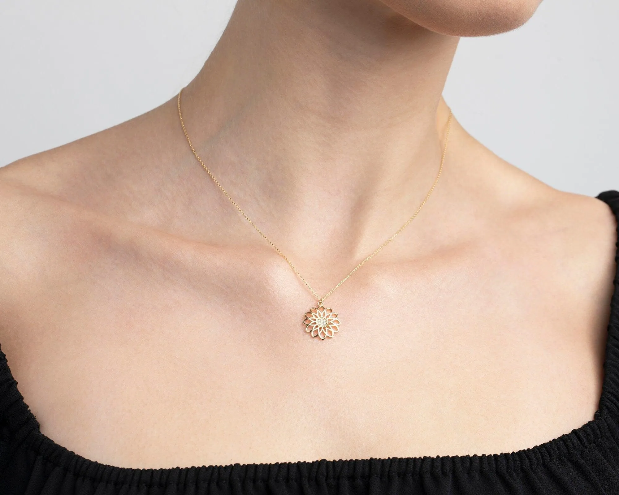 Flower Necklace - 18K Gold Vermeil