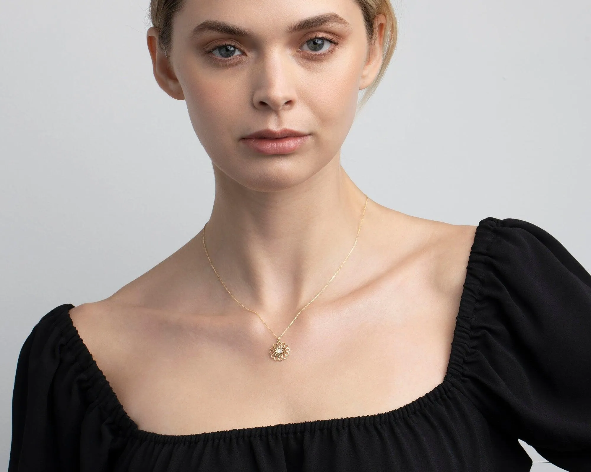 Flower Necklace - 18K Gold Vermeil