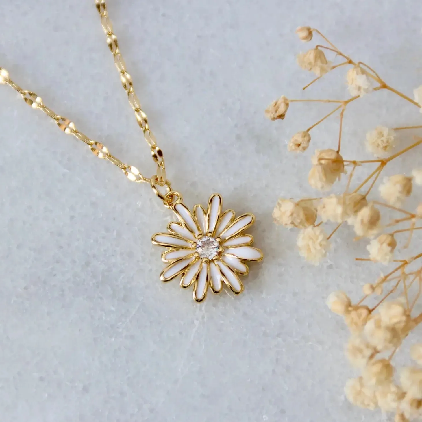 Flushing Flower Necklace