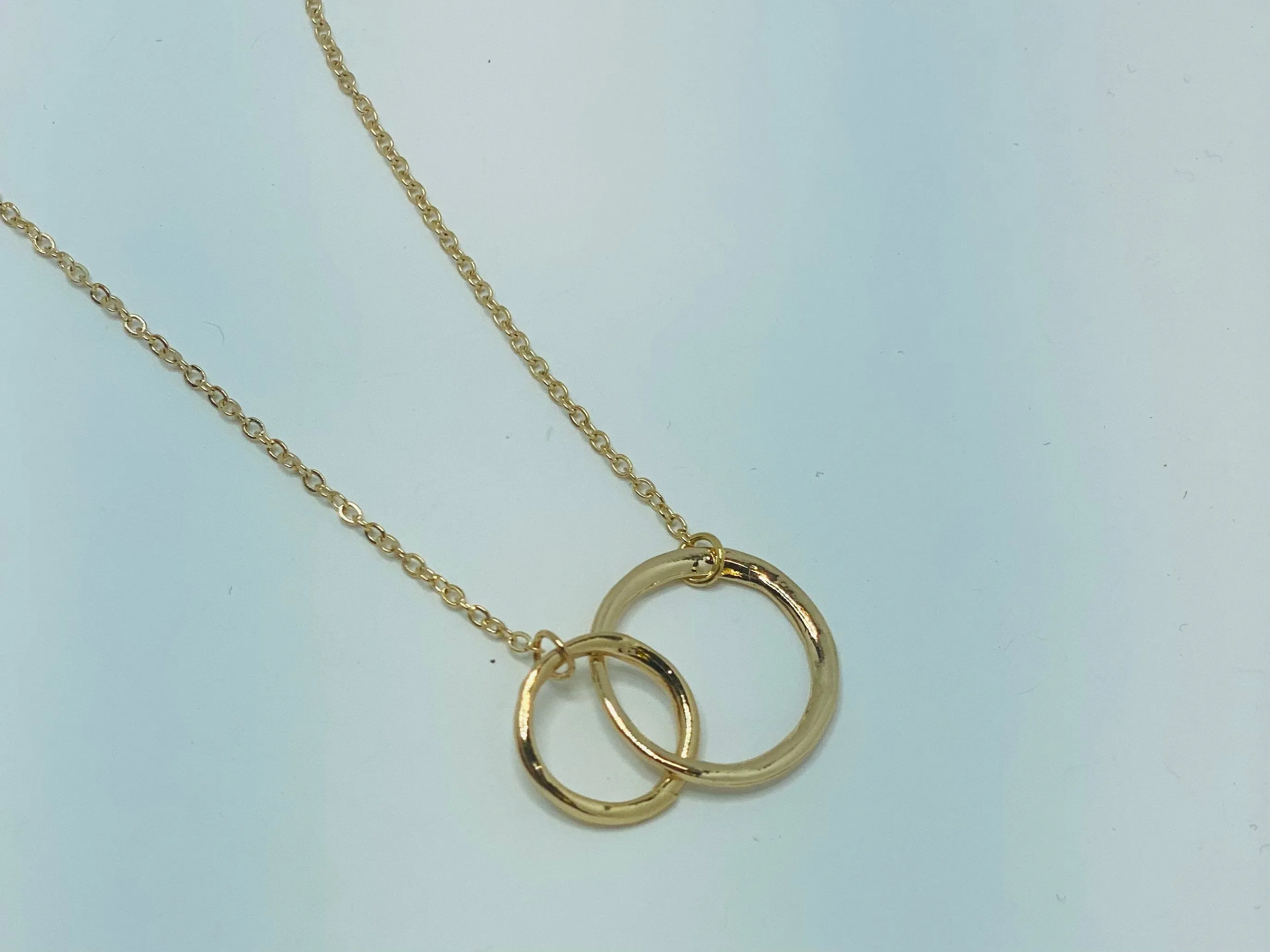 Friendship necklace, best friend gift, dainty interlocking circle necklace, gift for best friend, friend birthday gift, inexpensive gift