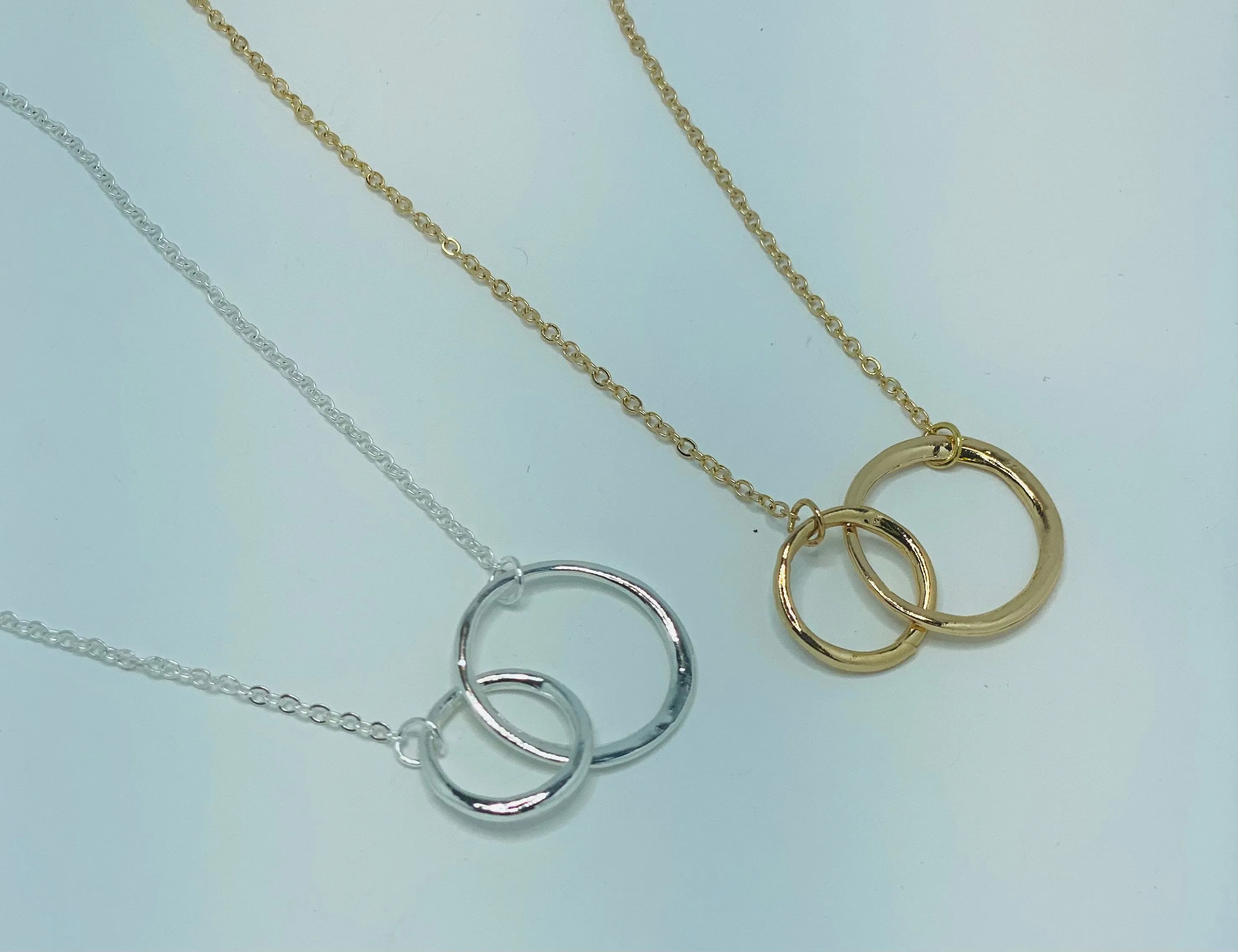 Friendship necklace, best friend gift, dainty interlocking circle necklace, gift for best friend, friend birthday gift, inexpensive gift