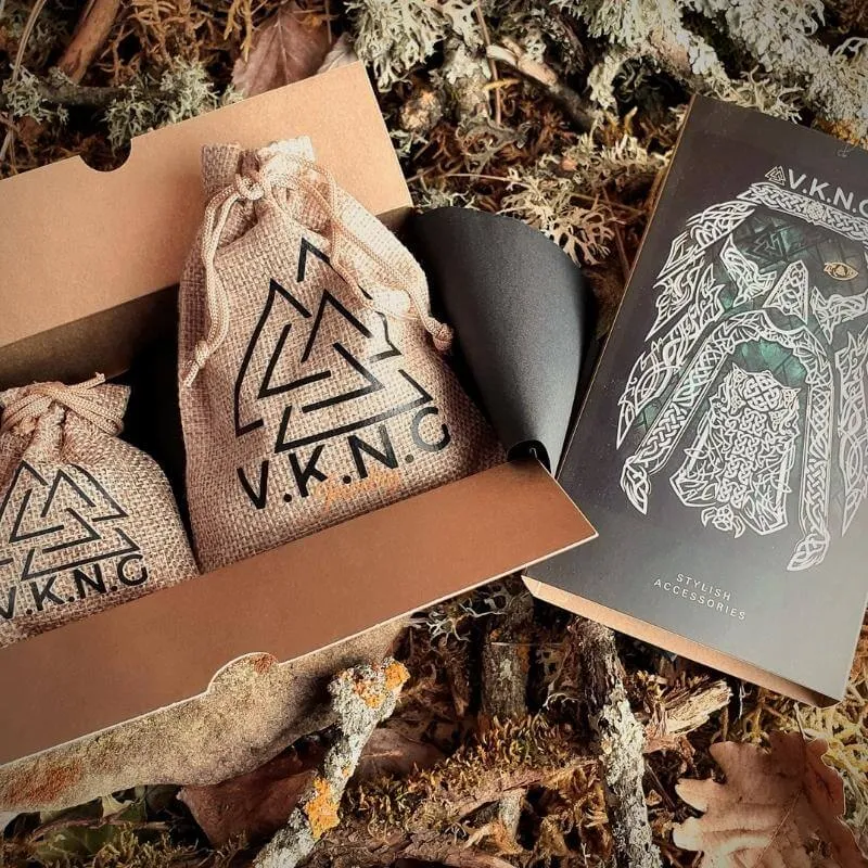 Gift Box Vegvisir Pendant Runic And Asgard King Bracelet GB18