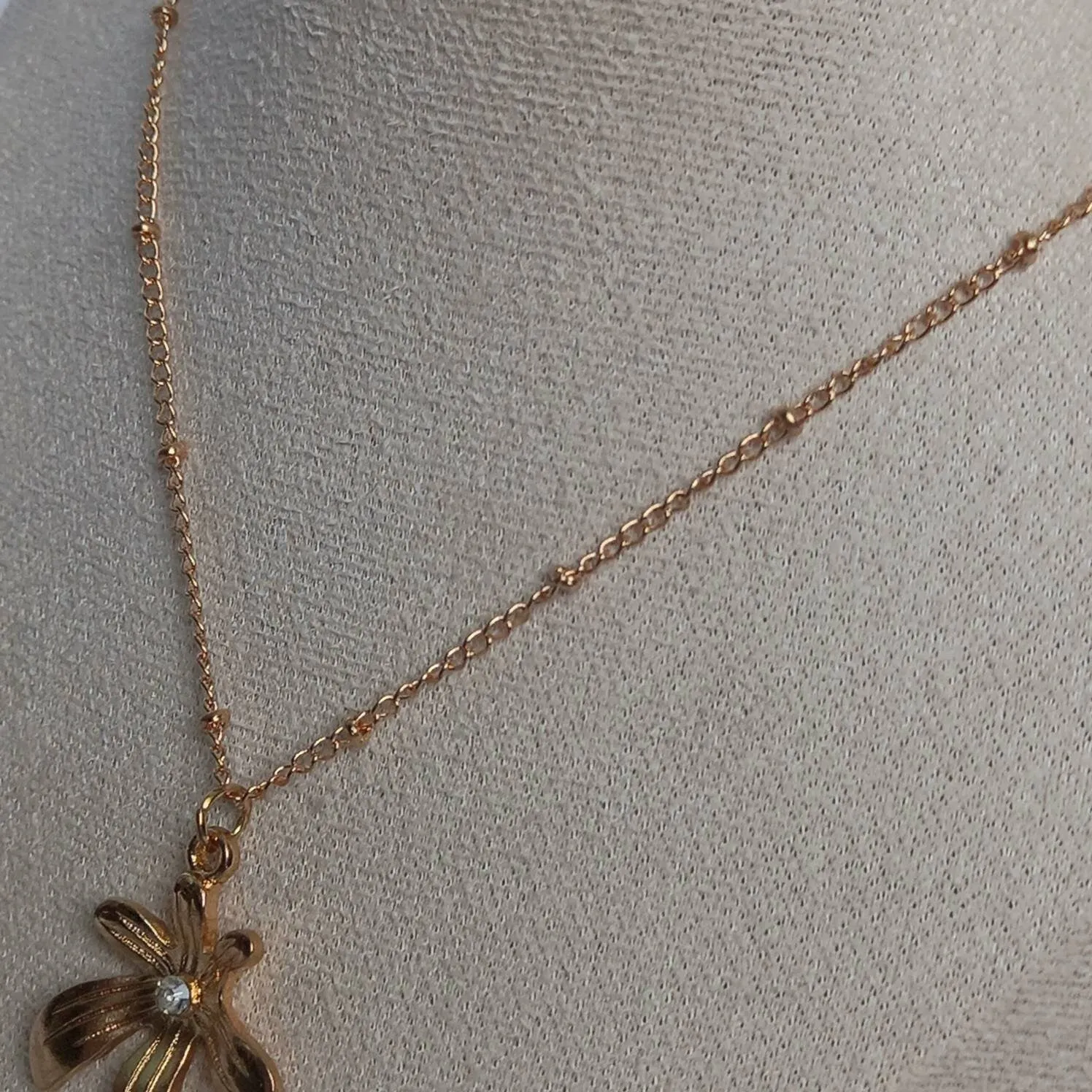 Gold Flower Charm Necklace - Retro Flower Necklaces,Gold Necklaces In The UK,Gold Jewellery In The UK,Flower Necklaces,Floral Jewellery