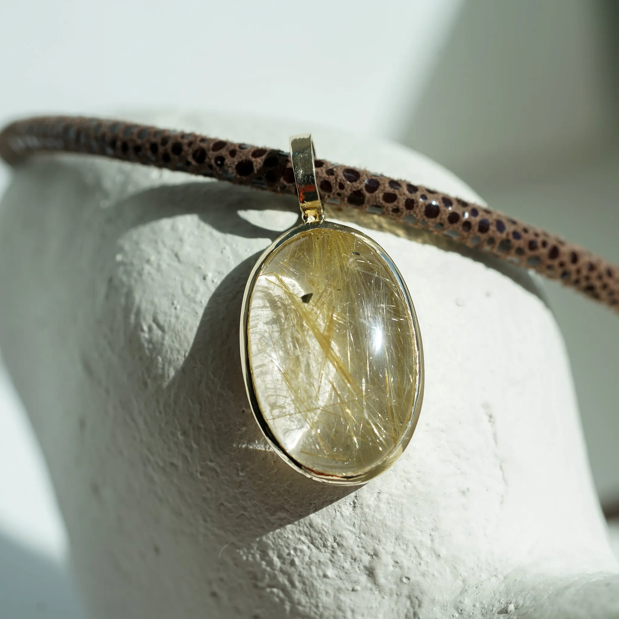 Golden Rutilated Quartz cabochon necklace in gold