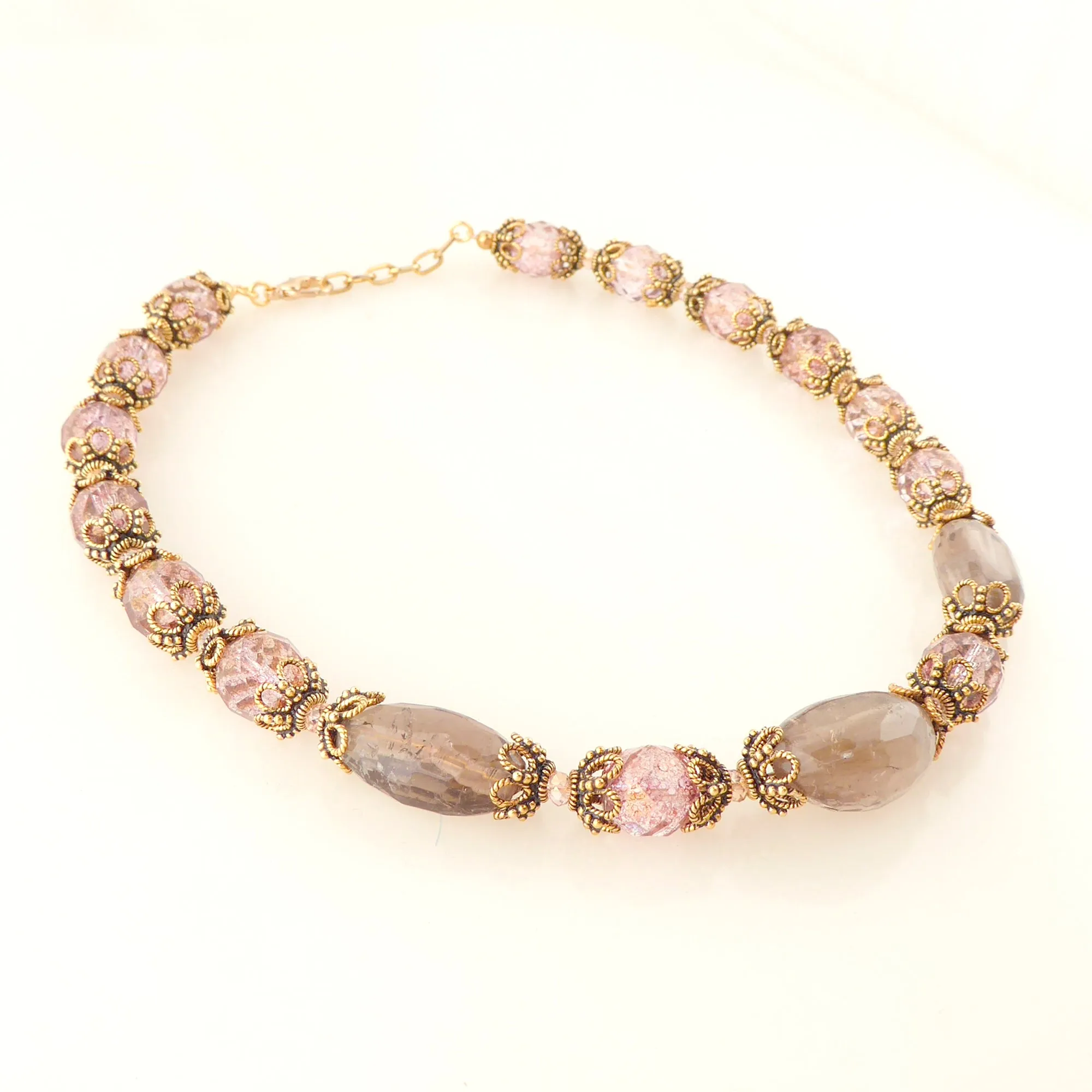 Greige quartz rococo necklace