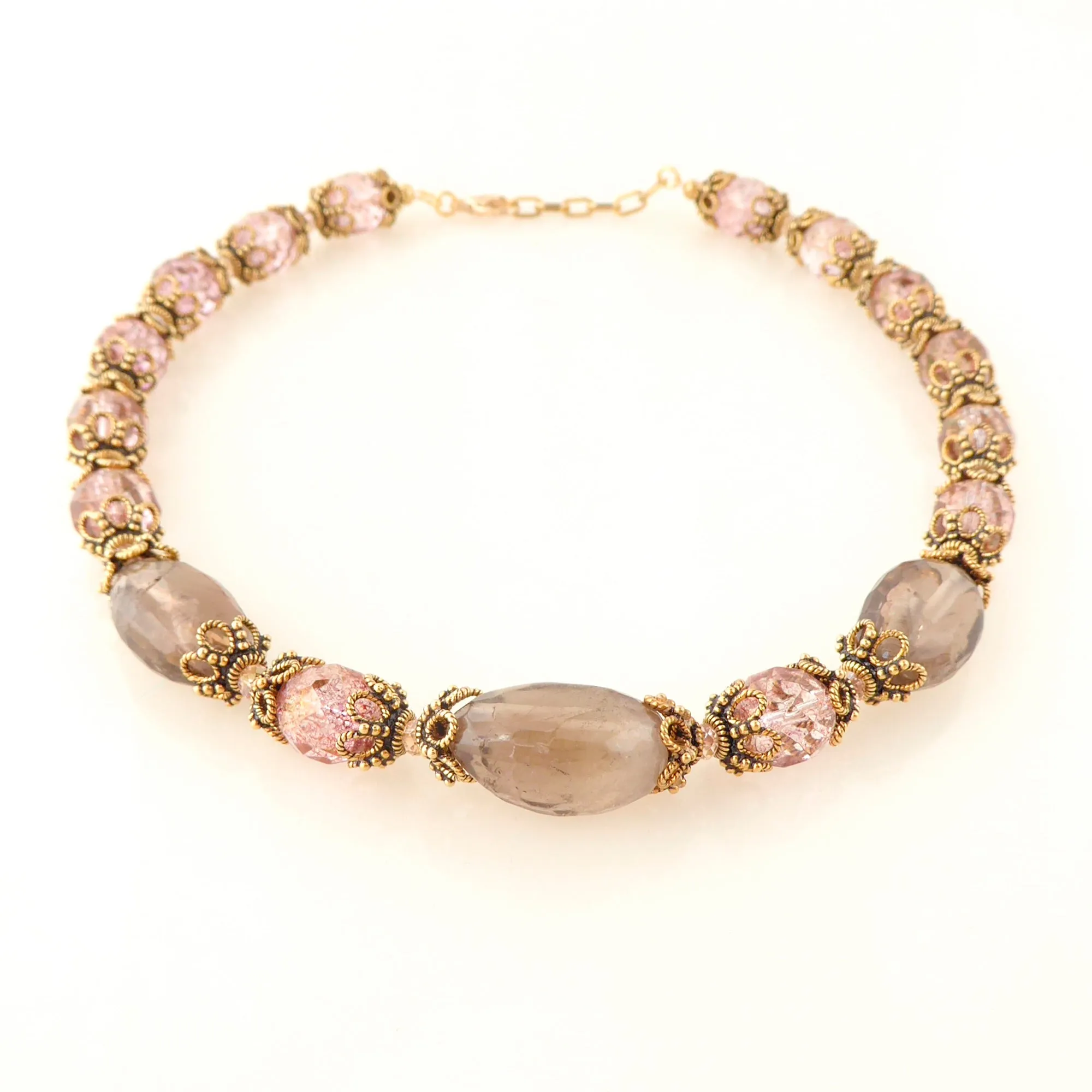 Greige quartz rococo necklace