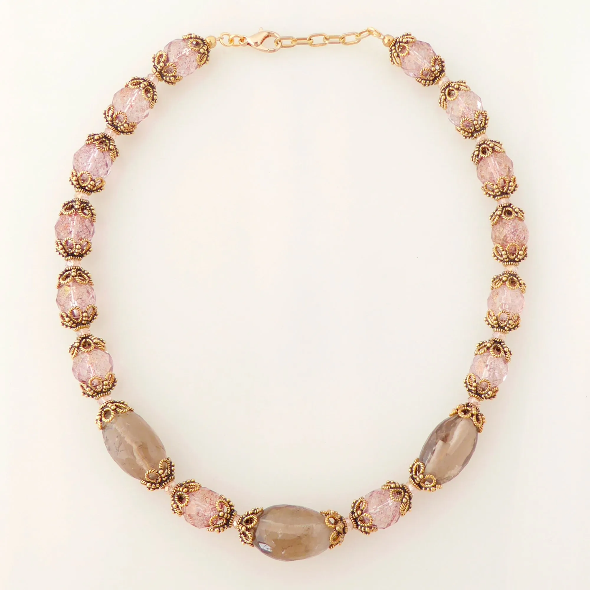 Greige quartz rococo necklace