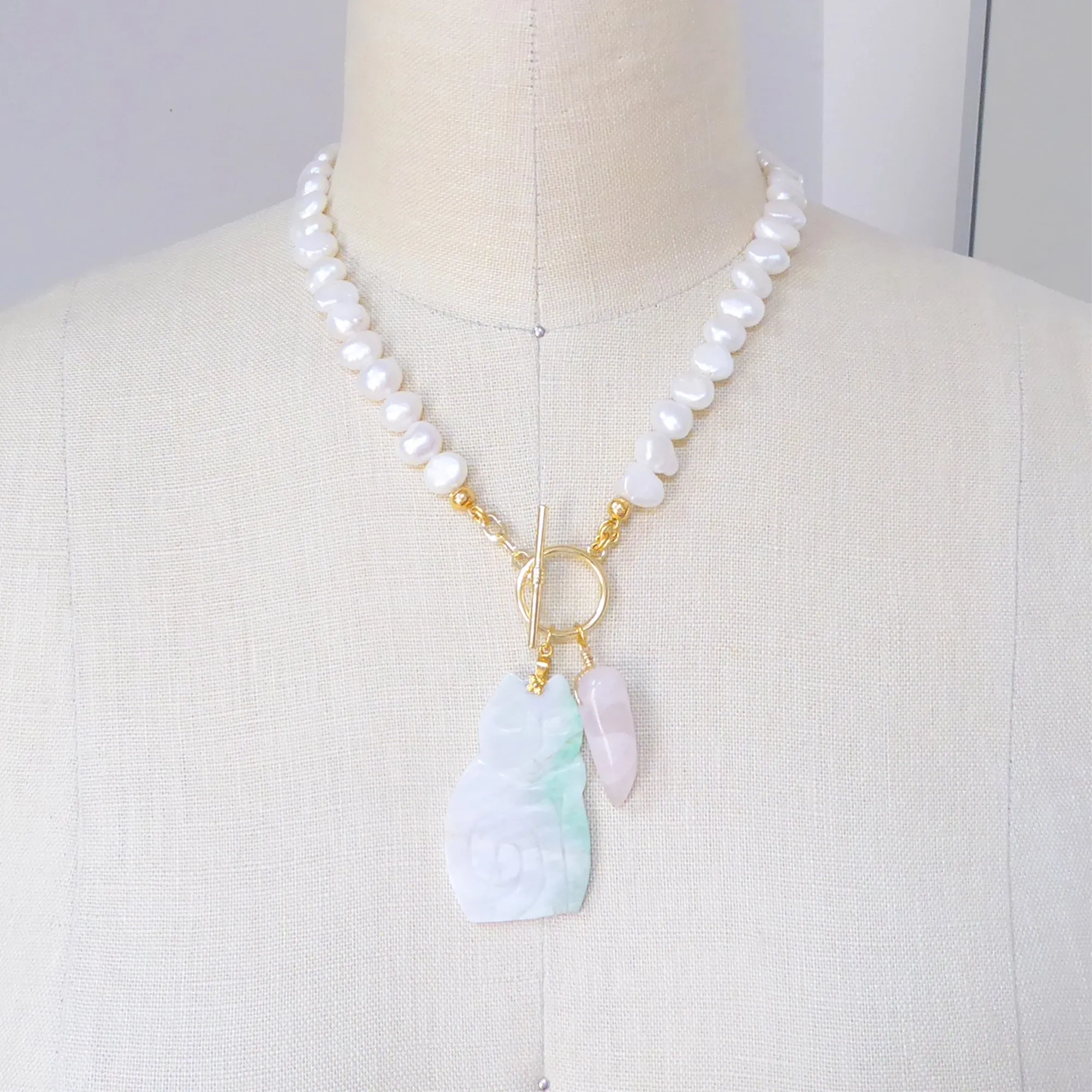 Jade cat necklace
