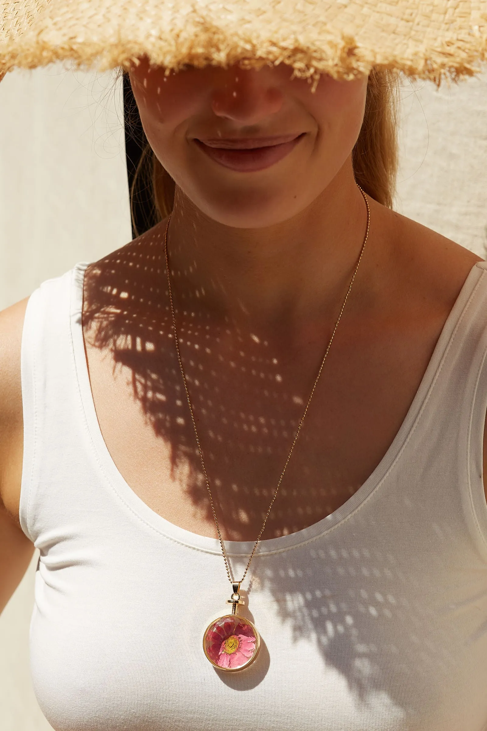 Louche Bani Daisy Inlay Pendant Necklace - Pink