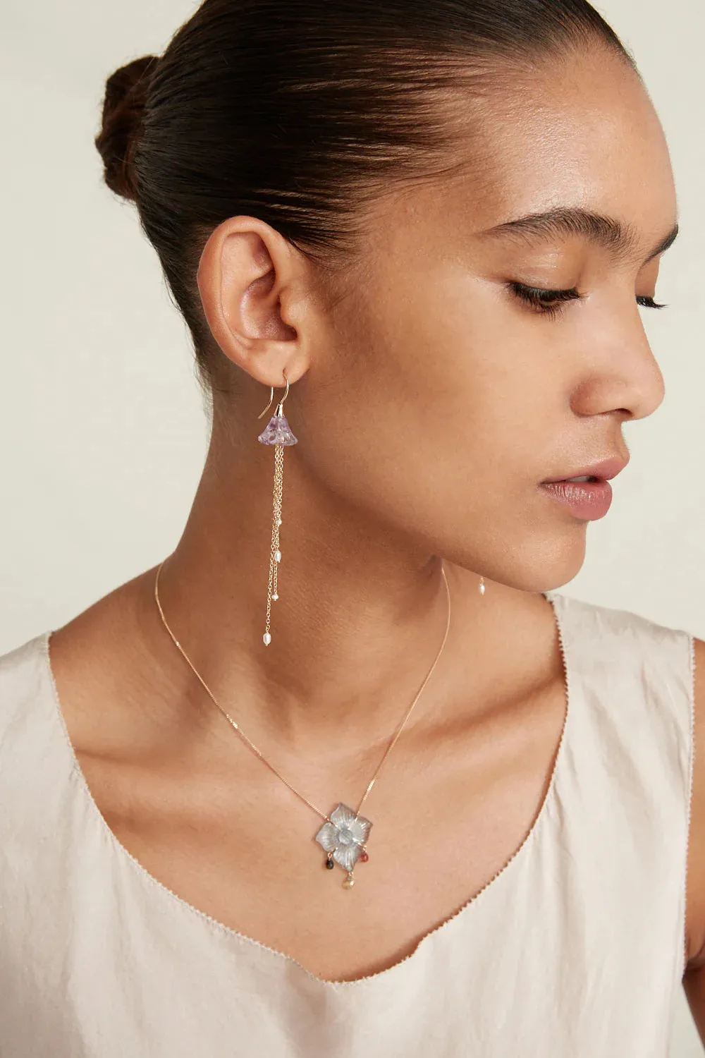 NGF14-15109LW- 14K GARDENIA CHANDELIER NECKLACE