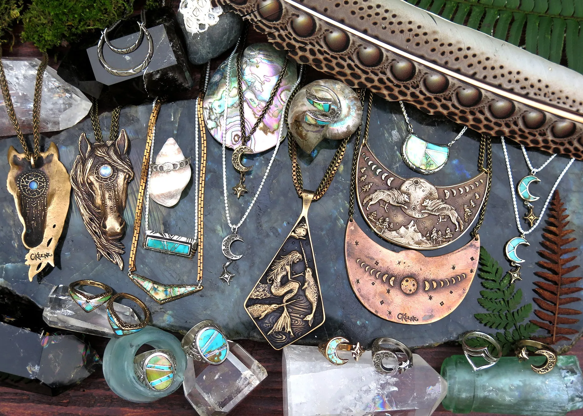 Oshoto Mustang Necklace
