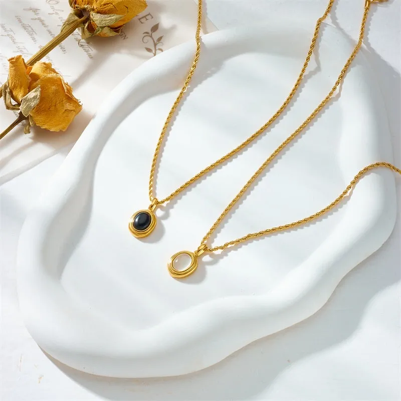 Oval Black White Stone Pendant Necklace For Women