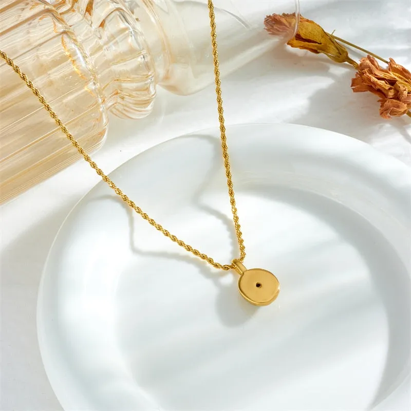 Oval Black White Stone Pendant Necklace For Women