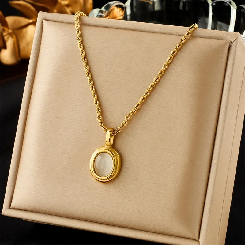Oval Black White Stone Pendant Necklace For Women