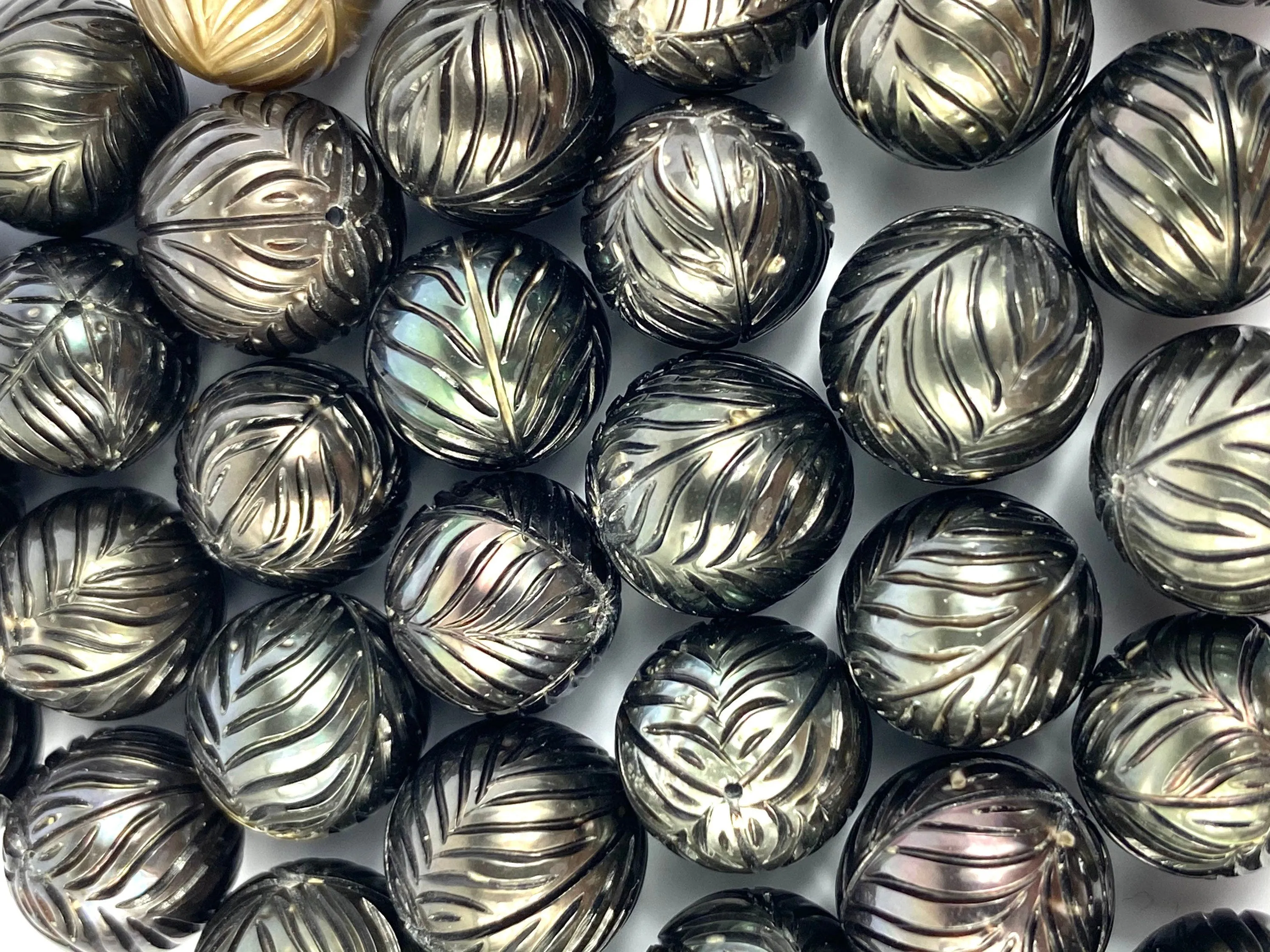 Palm Tree Carved Tahiti pearls, Beautiful 11.0mm, Tattoo Tahitian Pearls