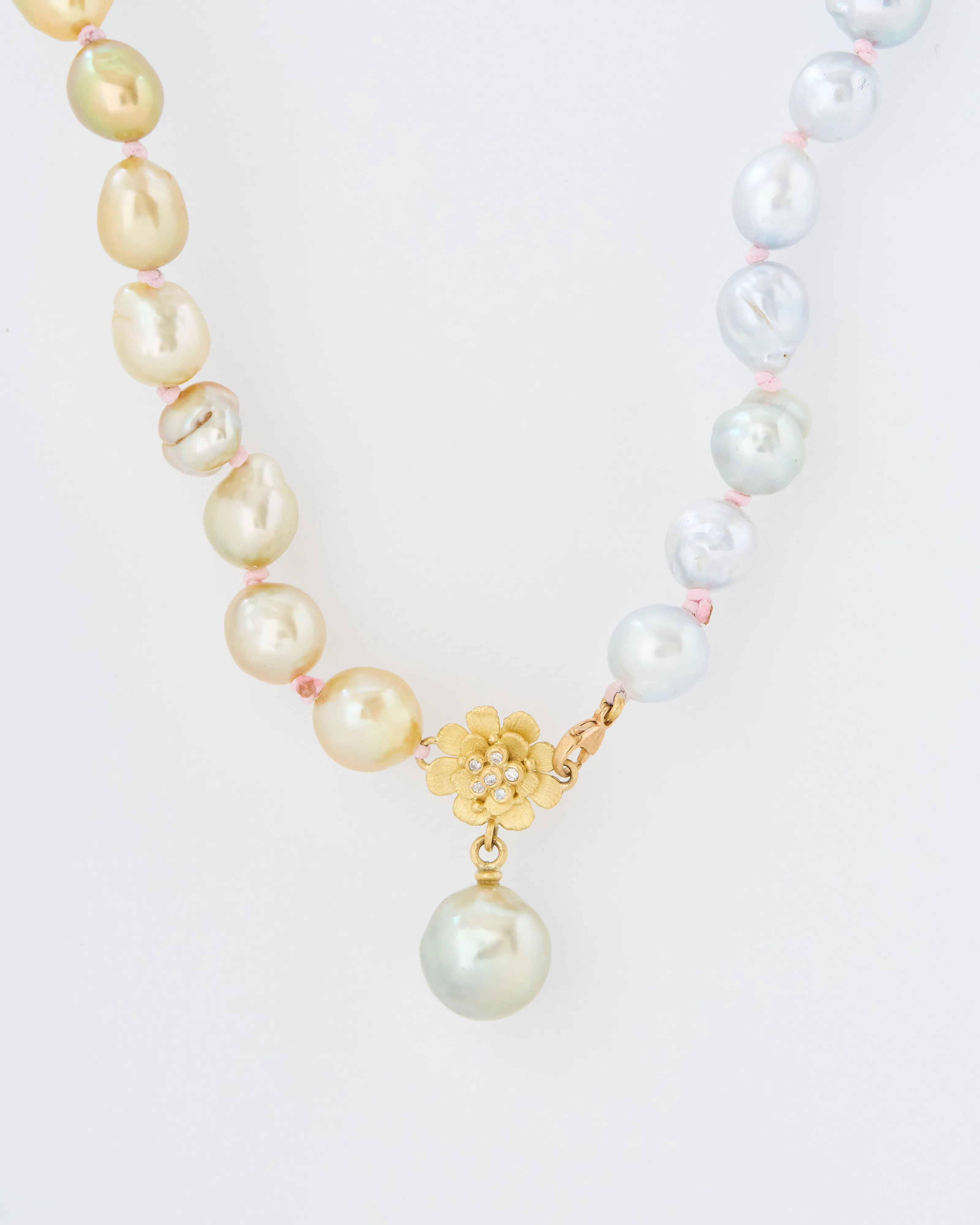 pearl necklace with flower and diamonds