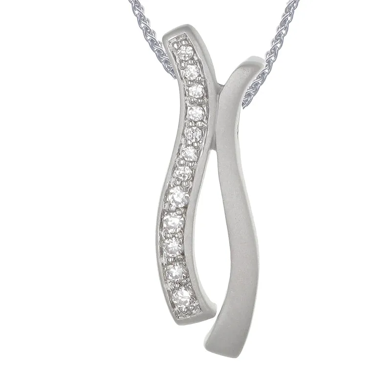 Pendant Necklace, Fashion Pendant Necklace for Women in.Brass with 18 Inch Chain