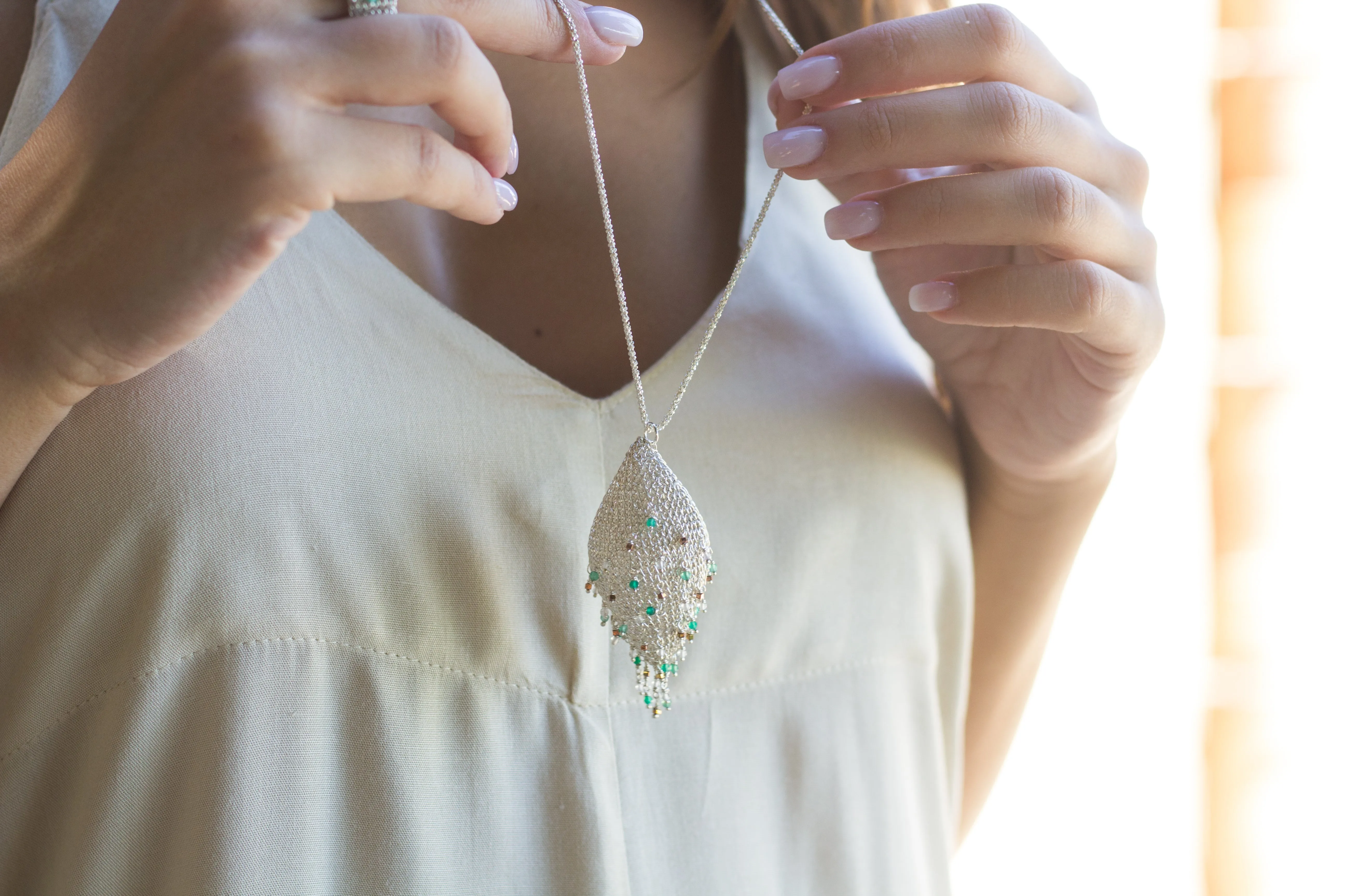 Phylum coconut necklace with natural stones