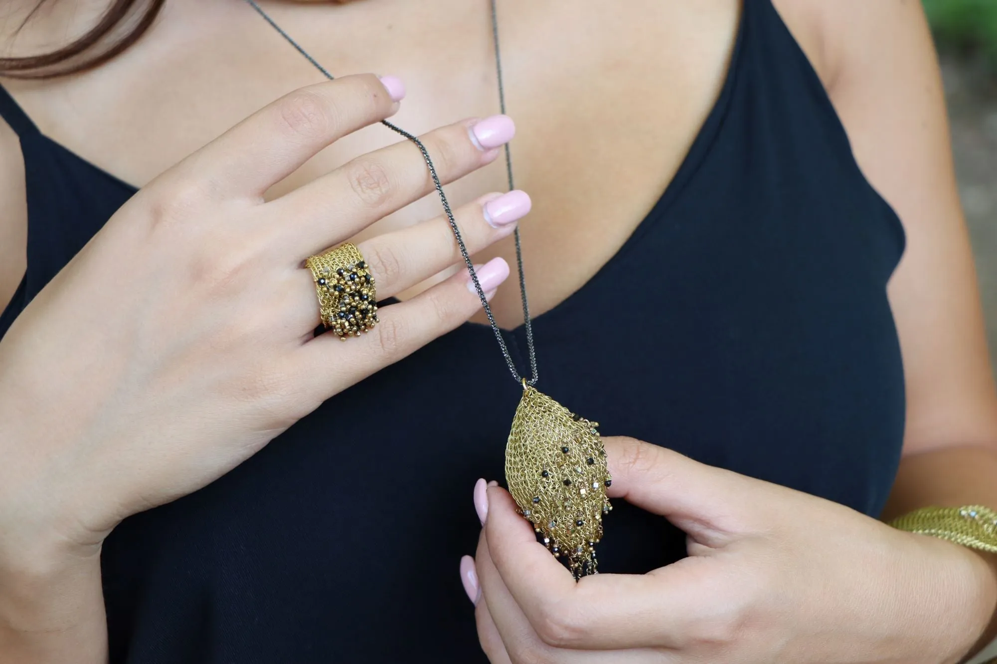 Phylum Coconut necklace with natural stones