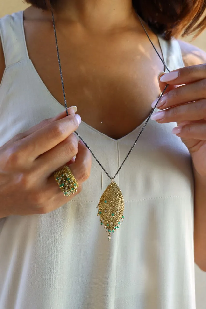 Phylum Coconut necklace with natural stones